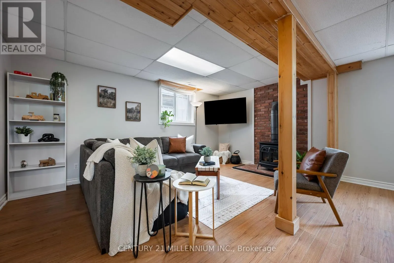33 CALEDONIA ROAD