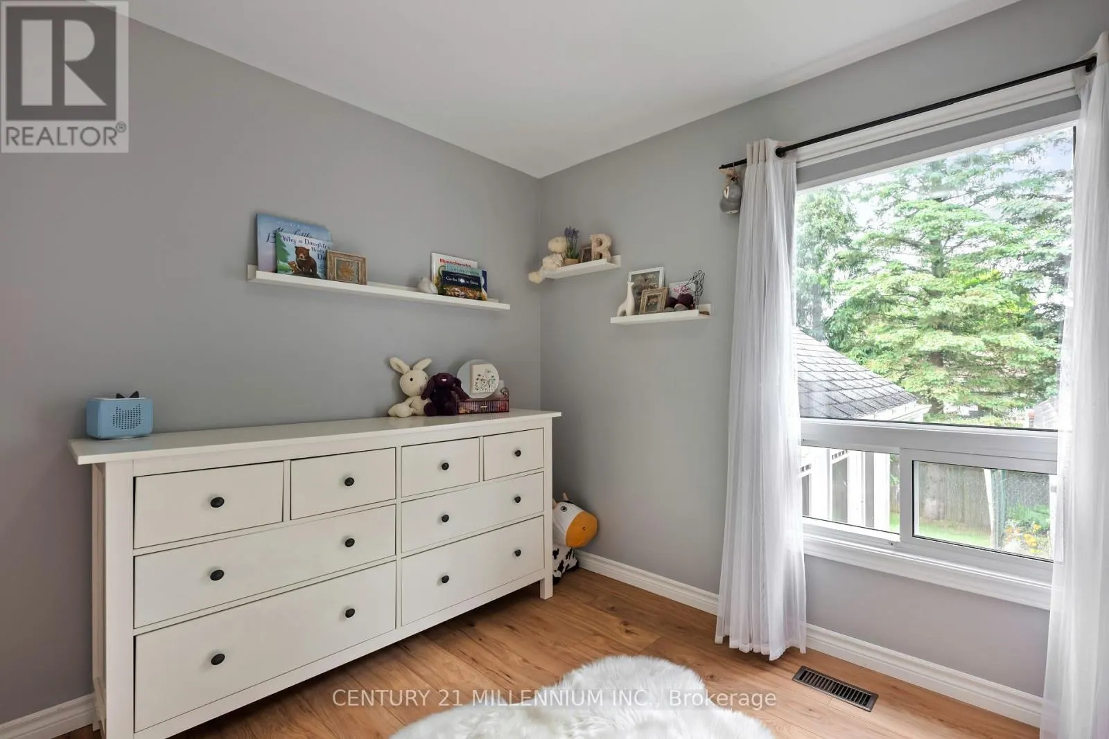 33 CALEDONIA ROAD