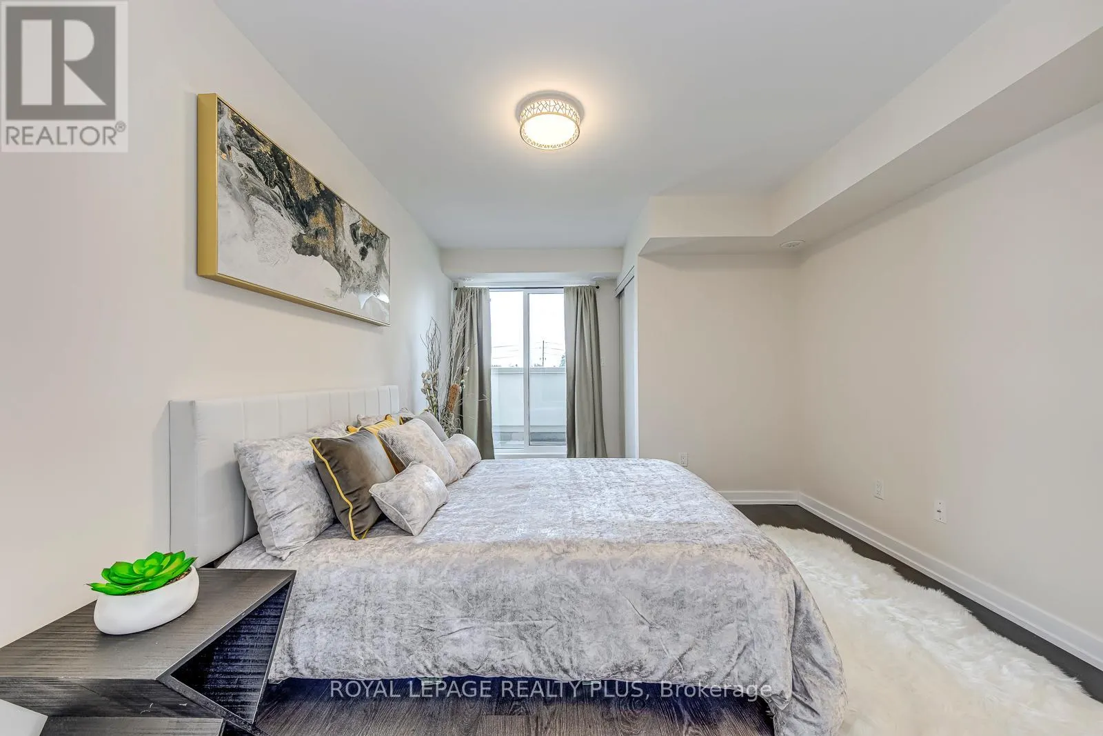 510 - 10 DRUMMOND STREET
