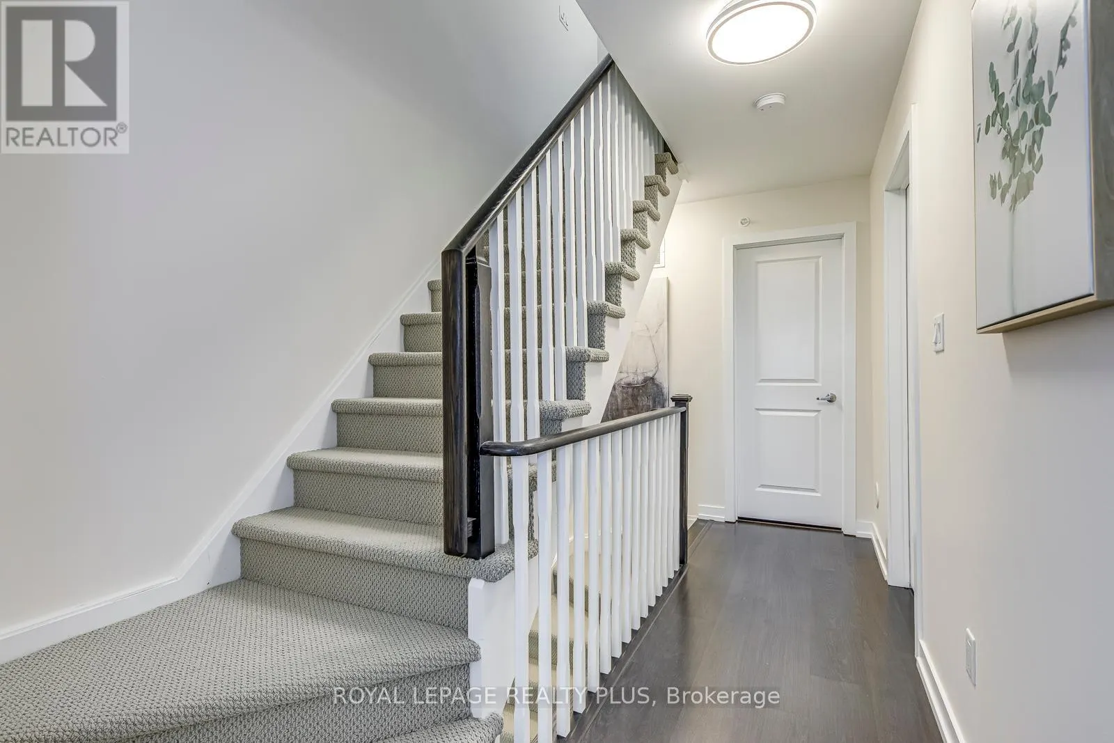510 - 10 DRUMMOND STREET