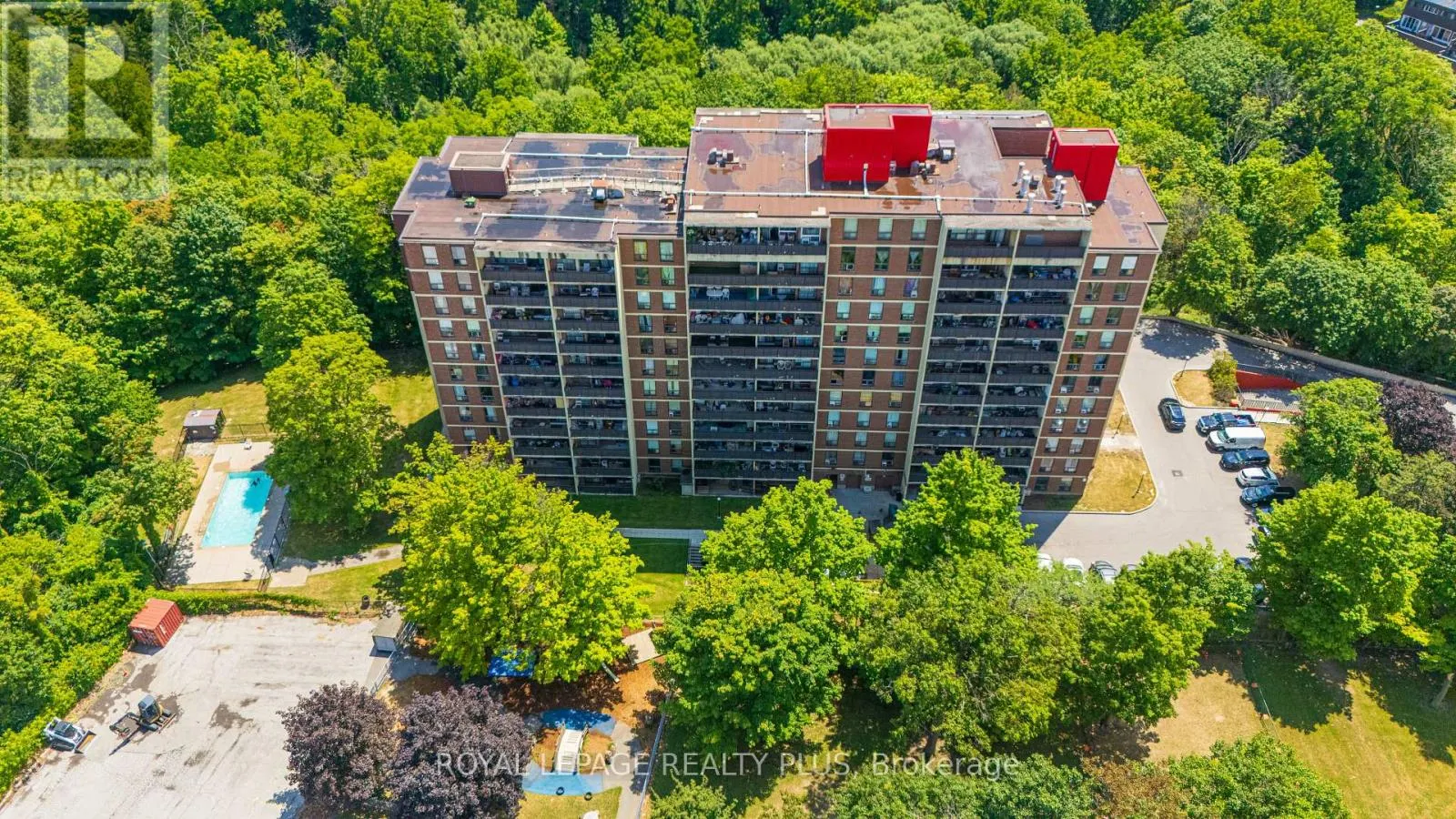 206 - 15 LONDON GREEN COURT