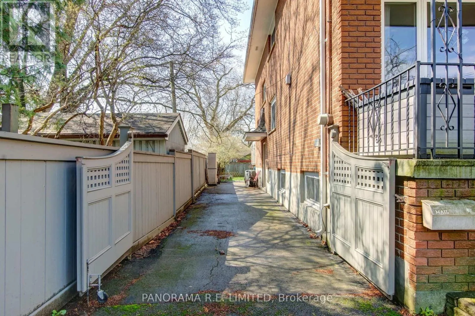 14 LOUISA STREET
