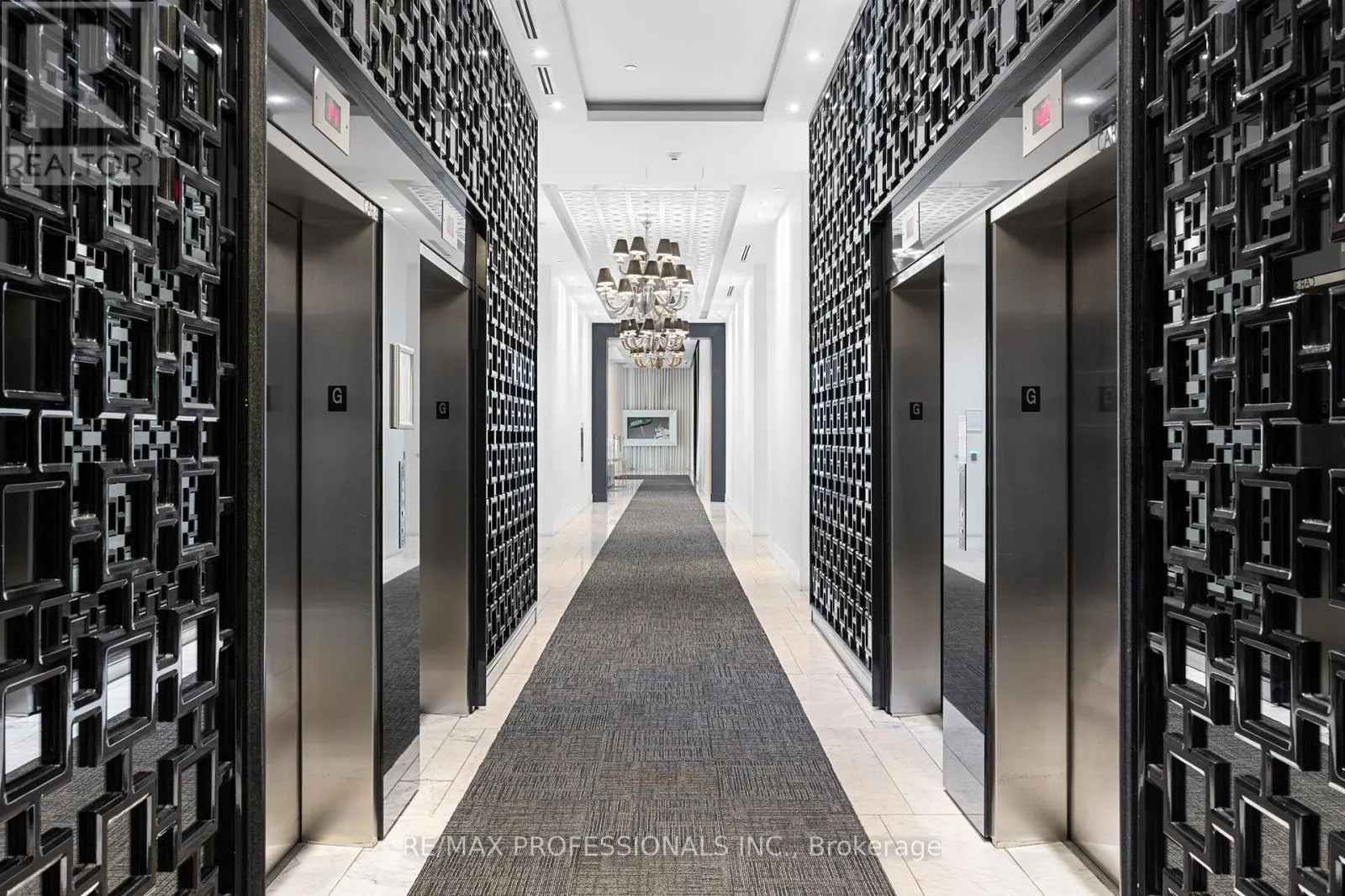 911 - 88 PARK LAWN ROAD