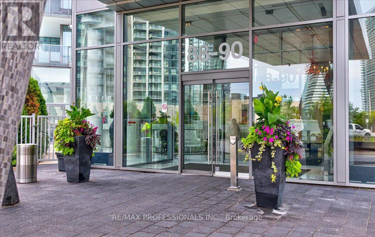 911 - 88 PARK LAWN ROAD