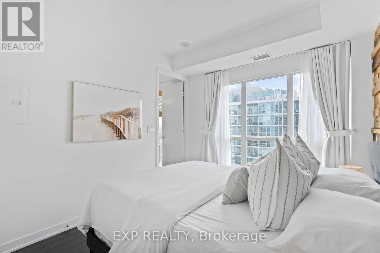 1932 - 165 LEGION ROAD N