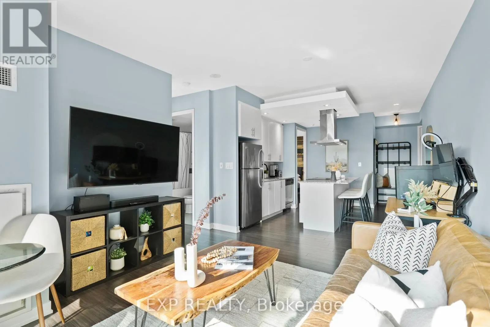 1932 - 165 LEGION ROAD N