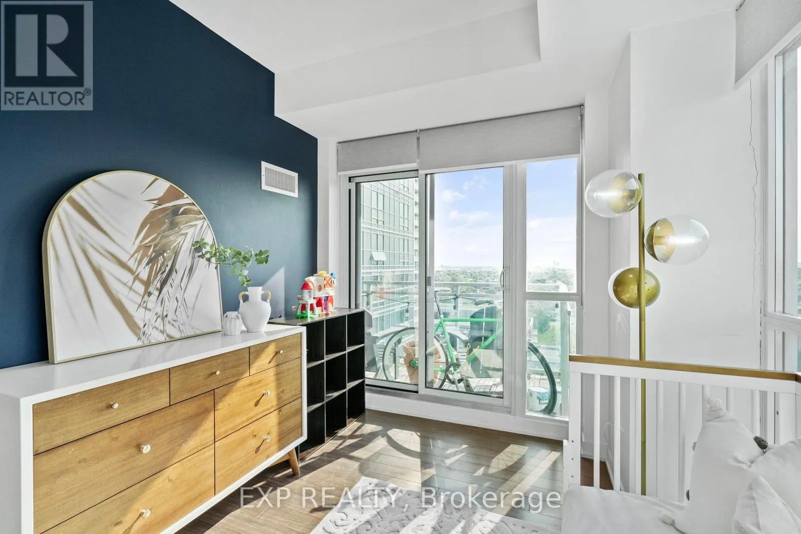 1932 - 165 LEGION ROAD N