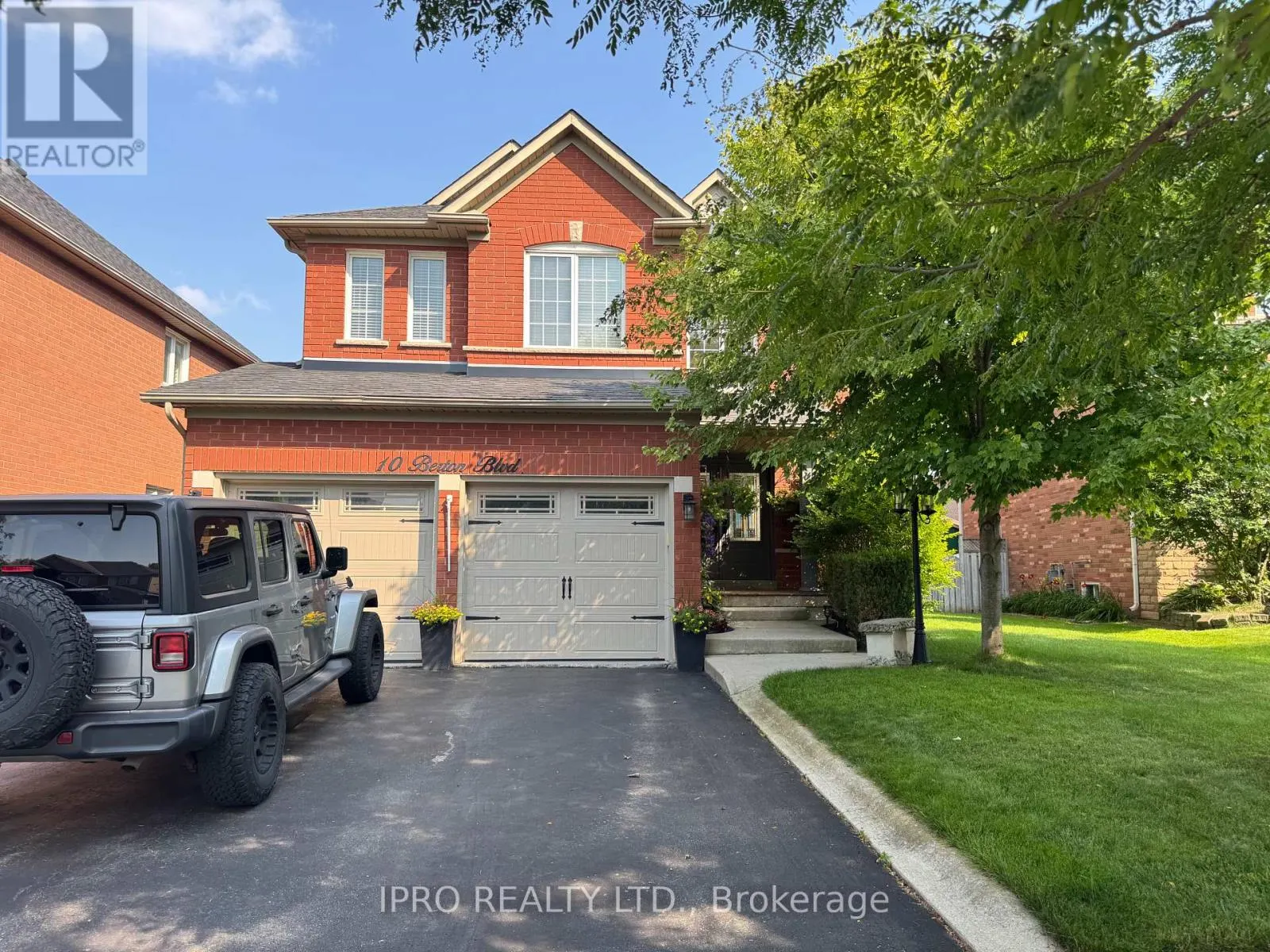 10 BERTON BOULEVARD