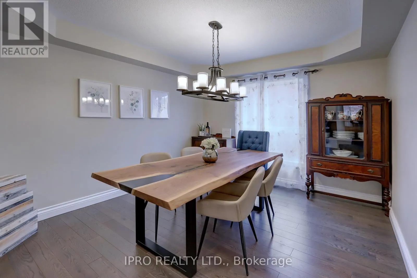 10 BERTON BOULEVARD