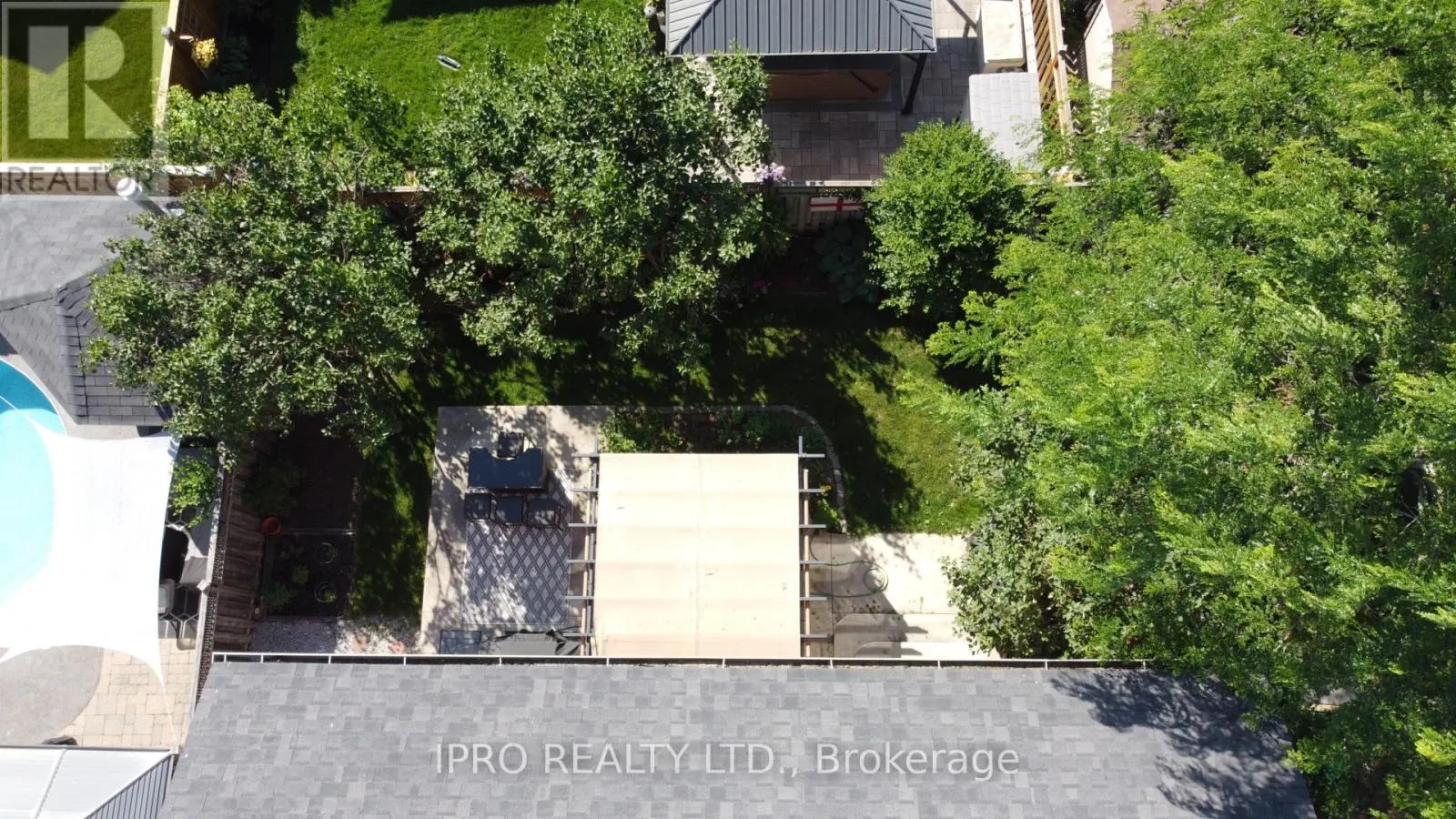 10 BERTON BOULEVARD