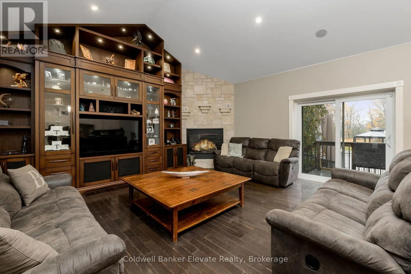 4 ABBITT CRESCENT