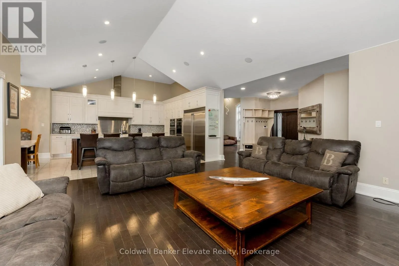 4 ABBITT CRESCENT