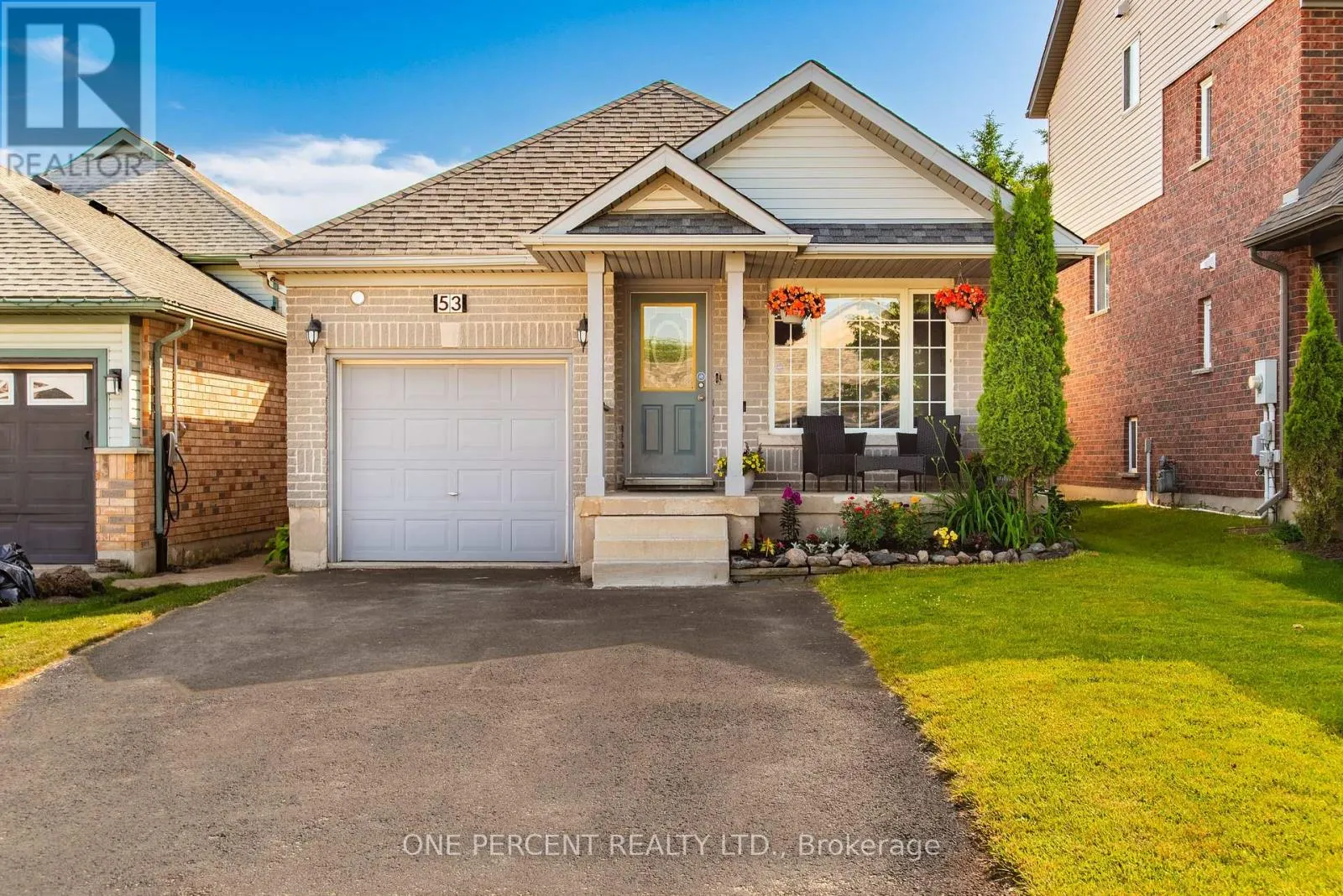 53 BISCAYNE CRESCENT