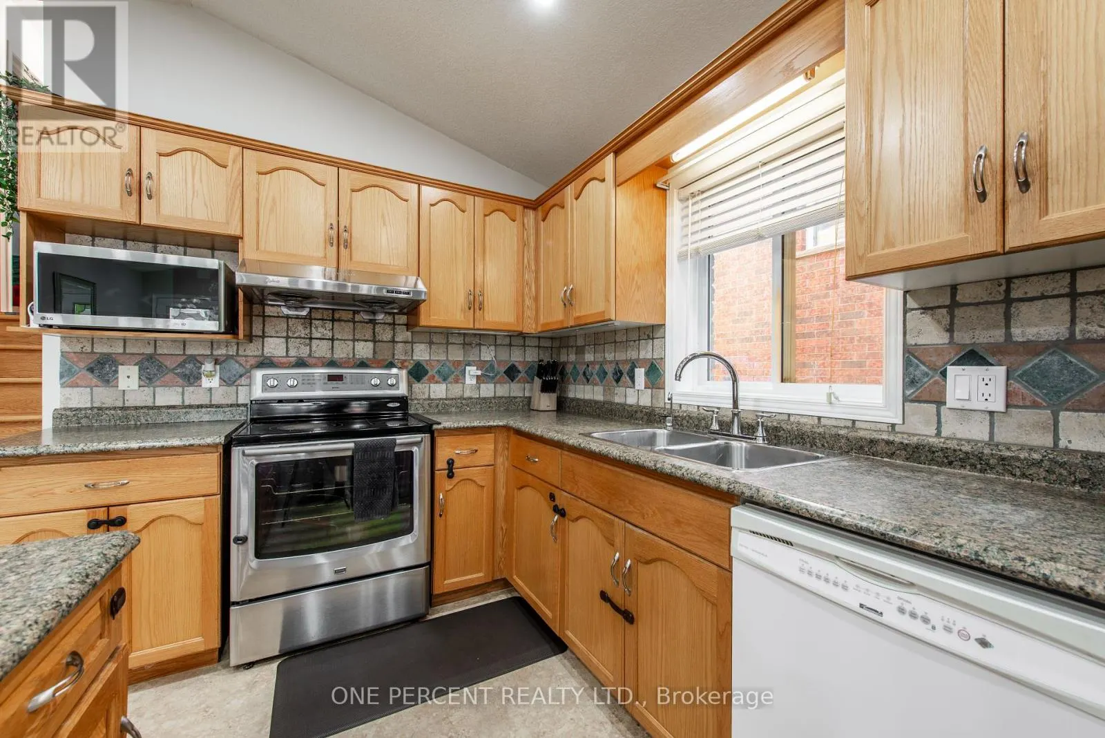 53 BISCAYNE CRESCENT
