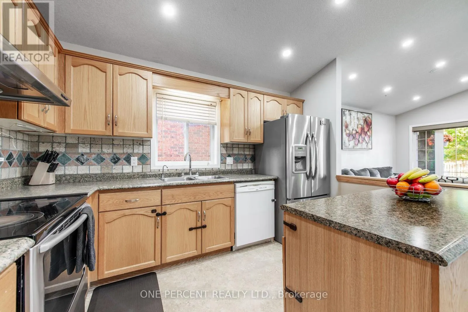 53 BISCAYNE CRESCENT