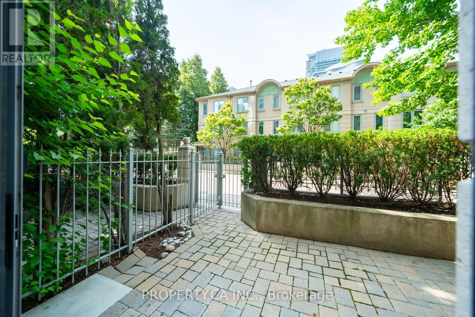 105 - 2111 LAKESHORE BOULEVARD W