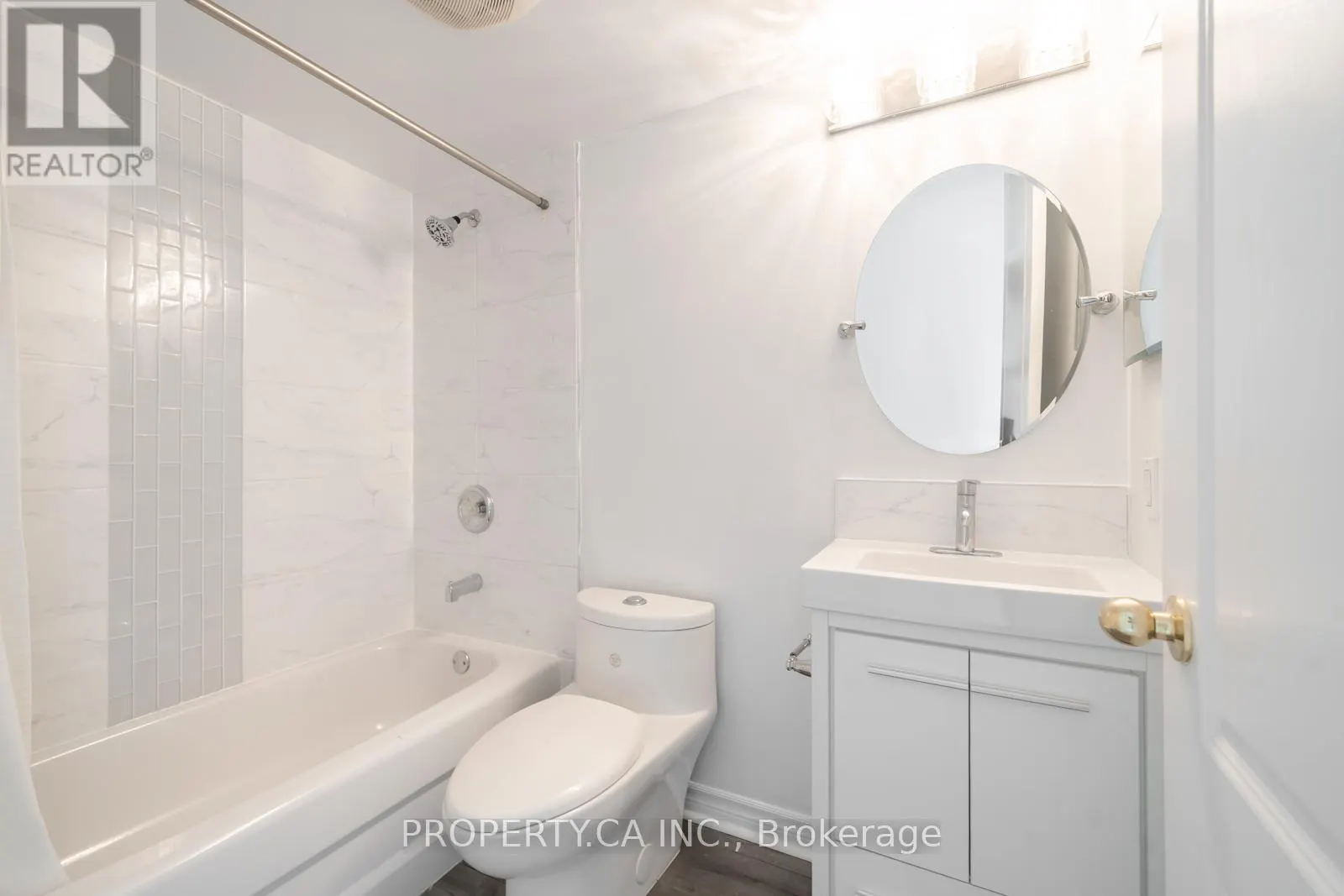 105 - 2111 LAKESHORE BOULEVARD W