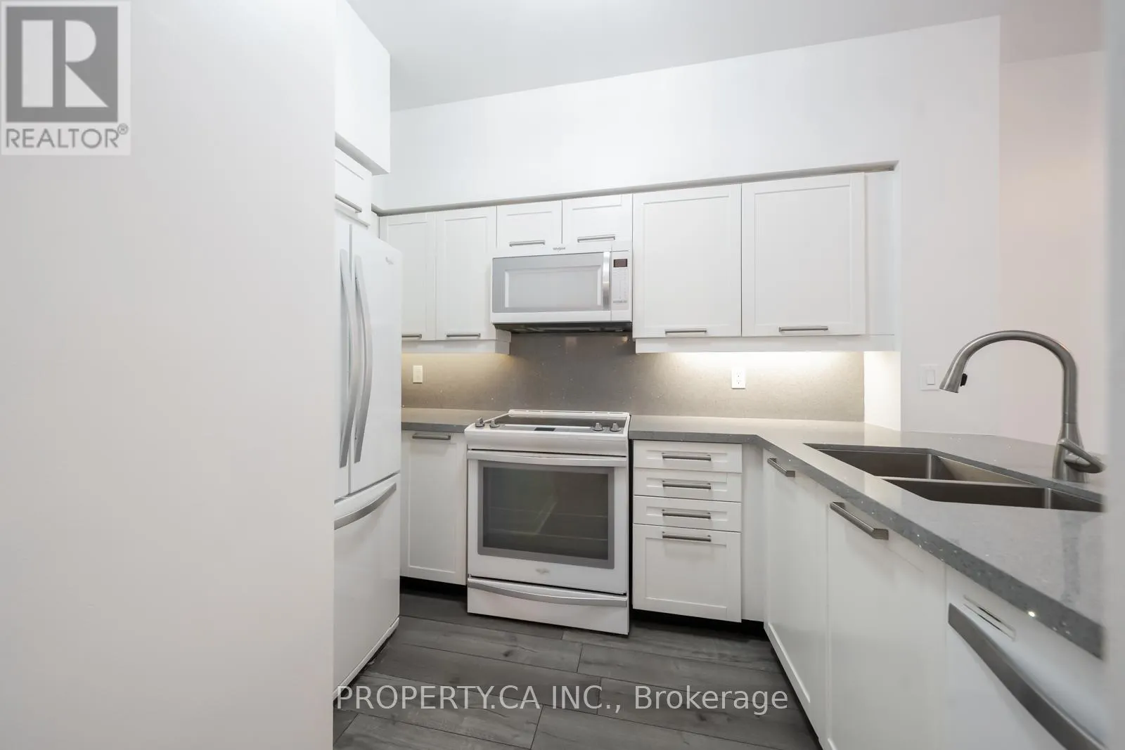 105 - 2111 LAKESHORE BOULEVARD W