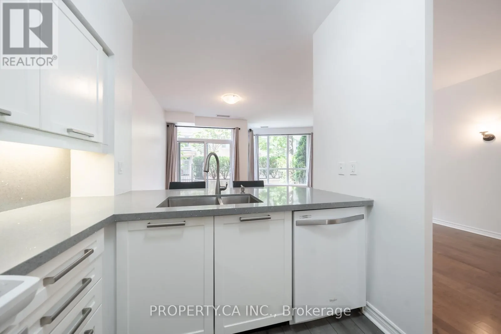 105 - 2111 LAKESHORE BOULEVARD W