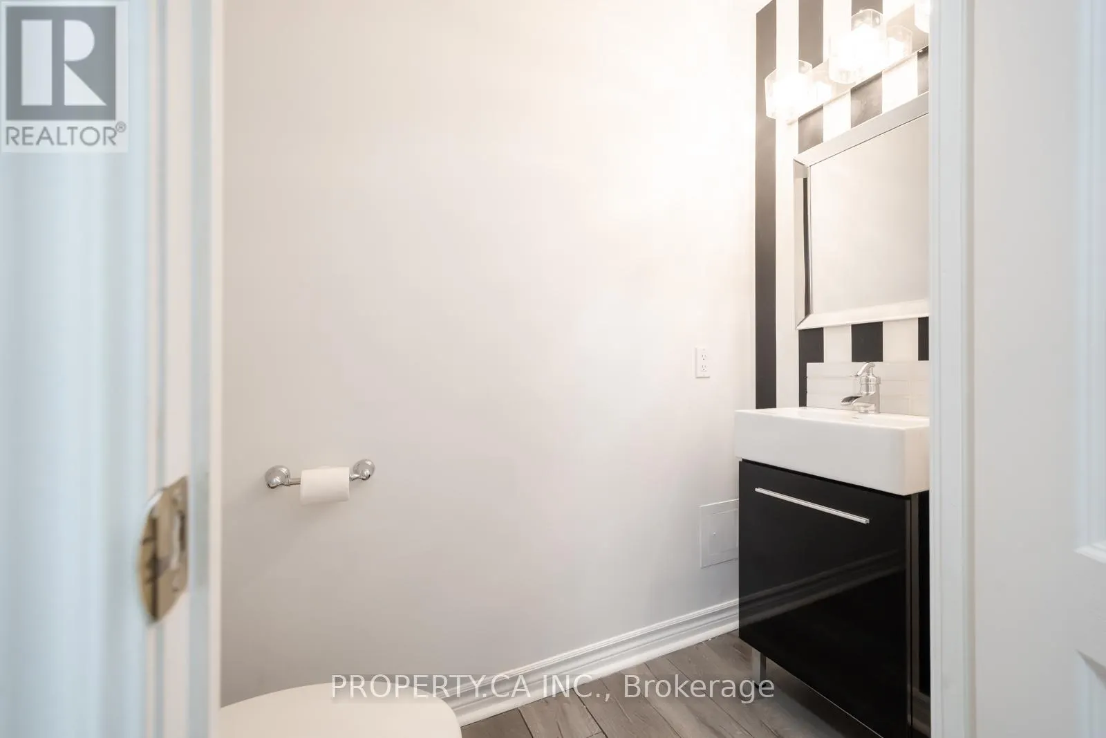 105 - 2111 LAKESHORE BOULEVARD W