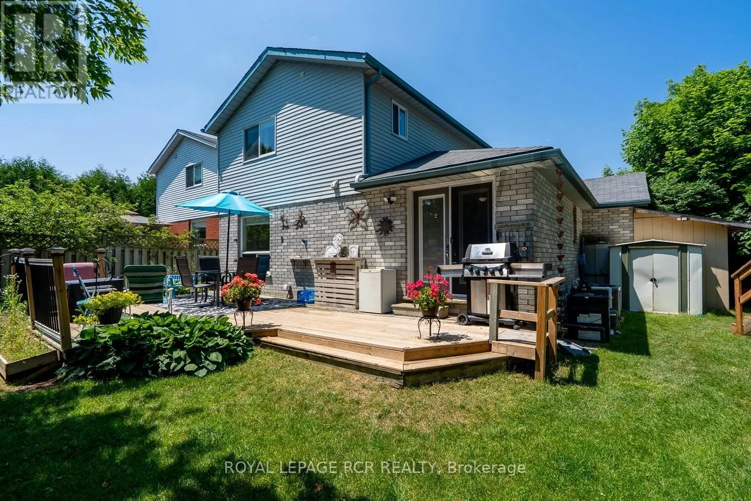 252 ELMWOOD CRESCENT