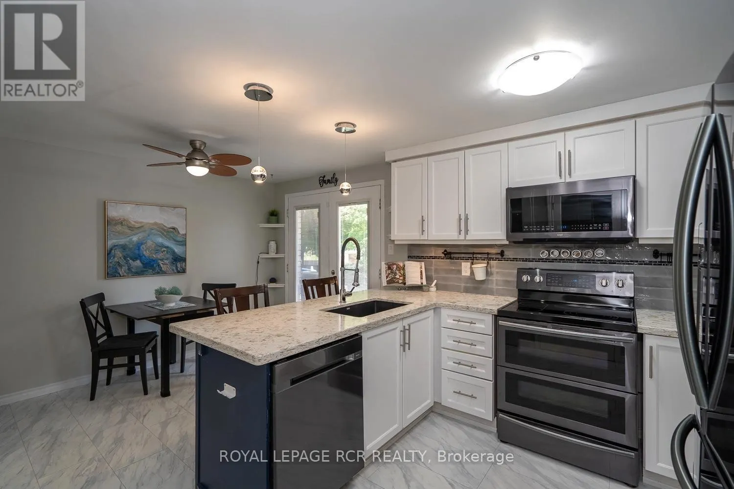 252 ELMWOOD CRESCENT