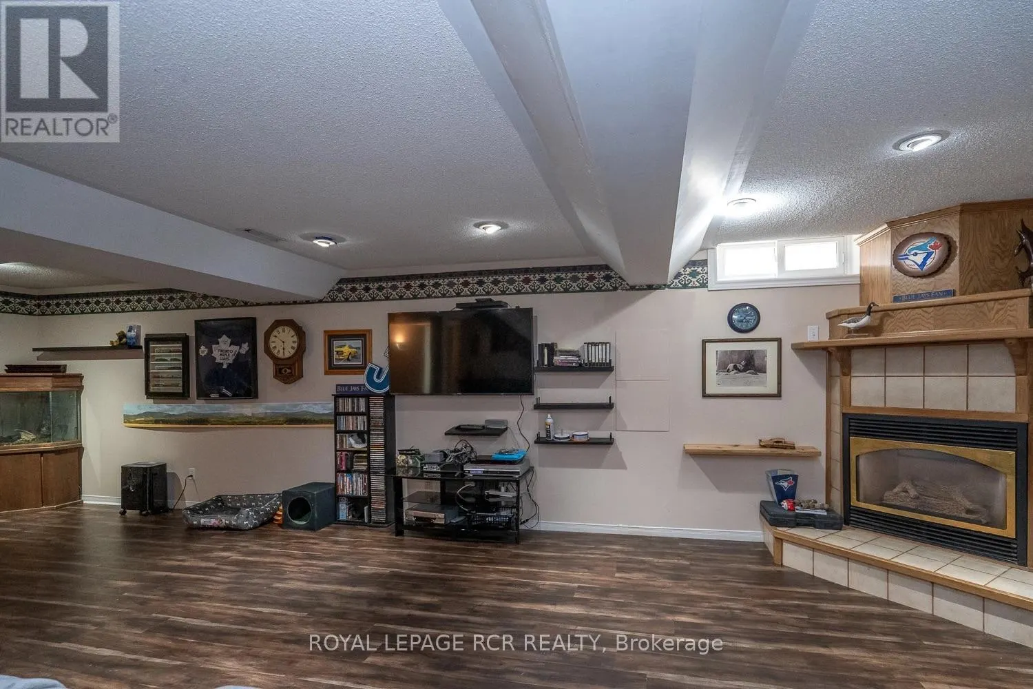 252 ELMWOOD CRESCENT