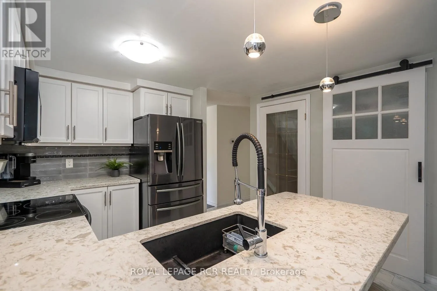 252 ELMWOOD CRESCENT