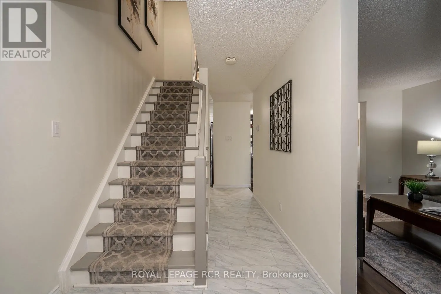 252 ELMWOOD CRESCENT