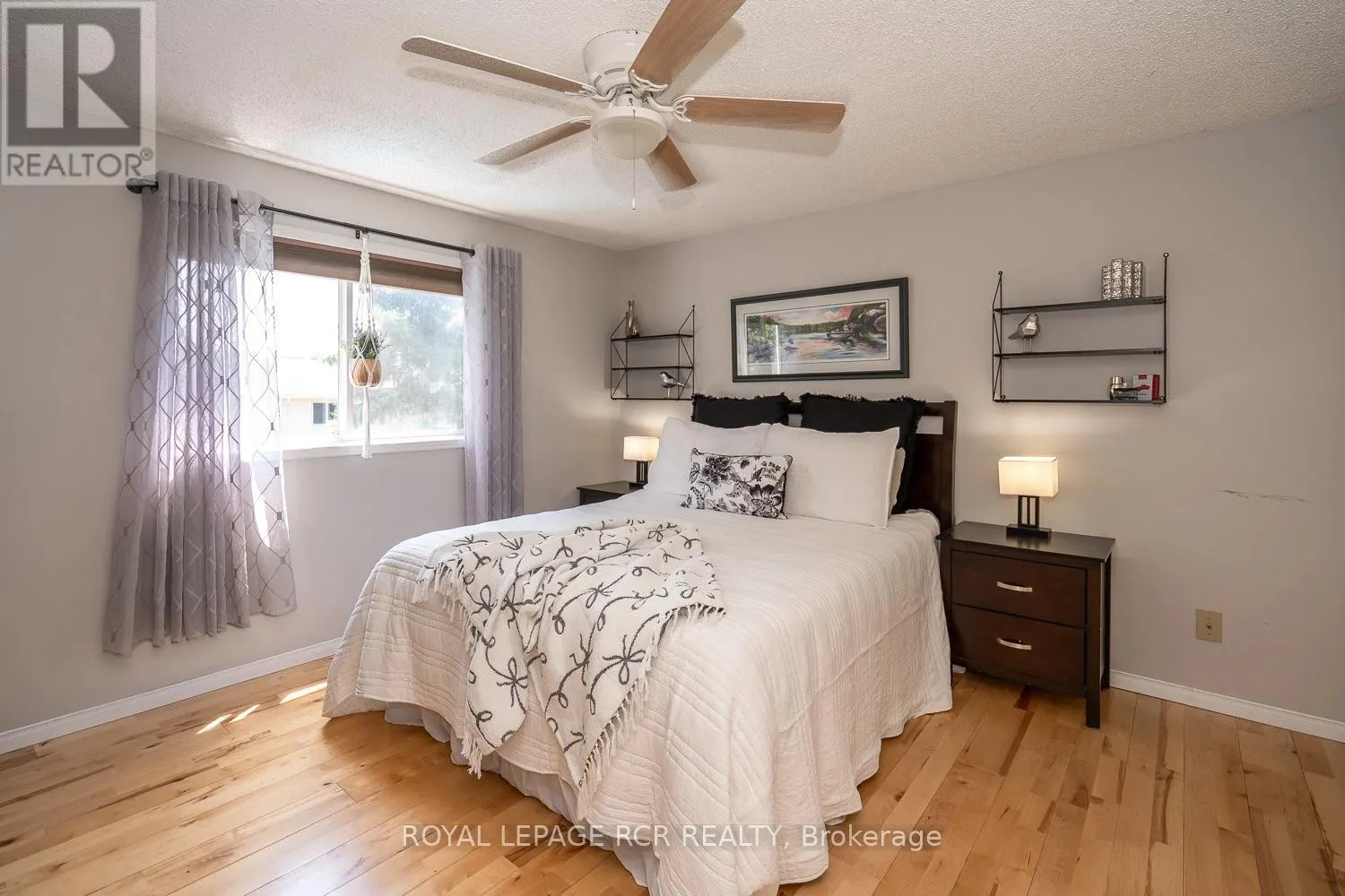 252 ELMWOOD CRESCENT
