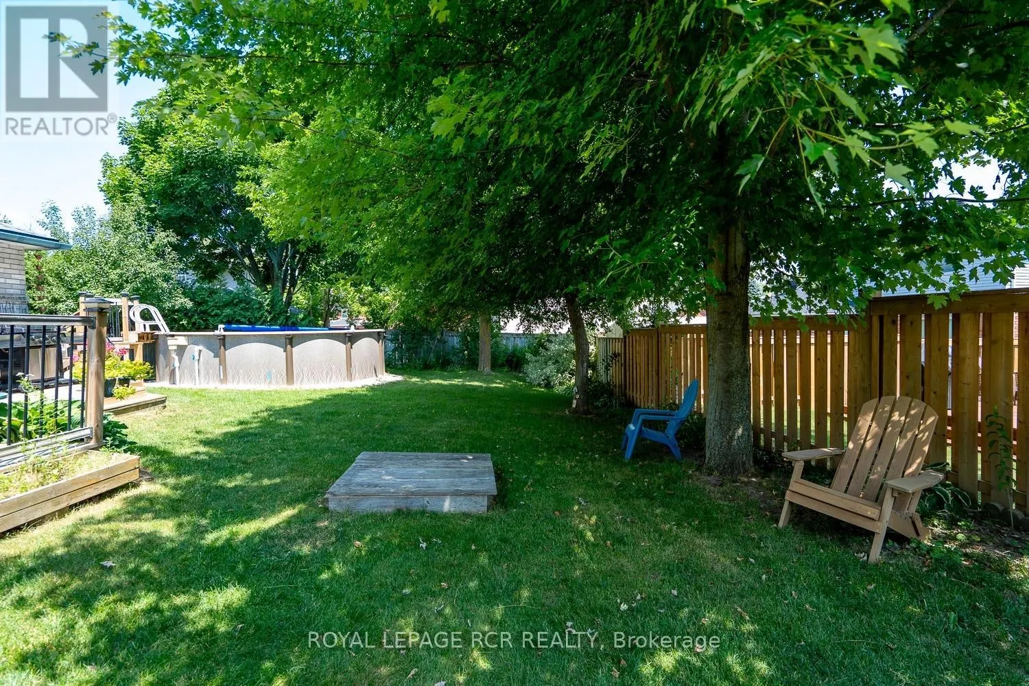 252 ELMWOOD CRESCENT