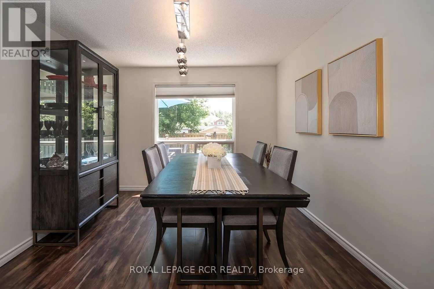 252 ELMWOOD CRESCENT