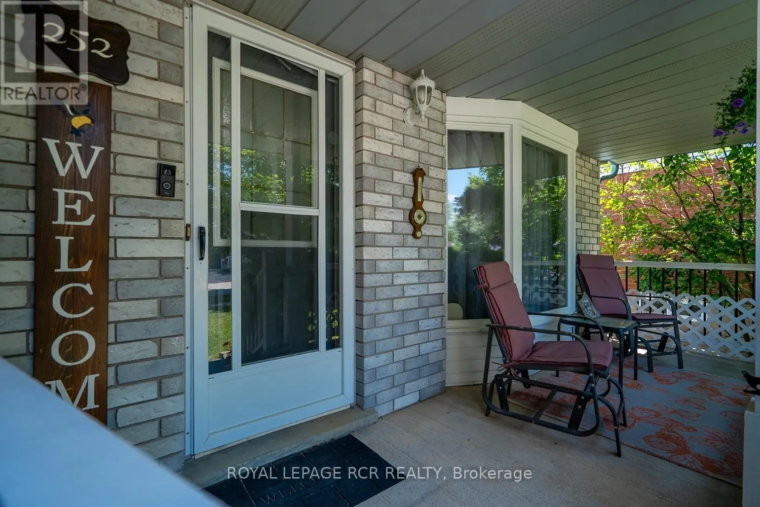 252 ELMWOOD CRESCENT