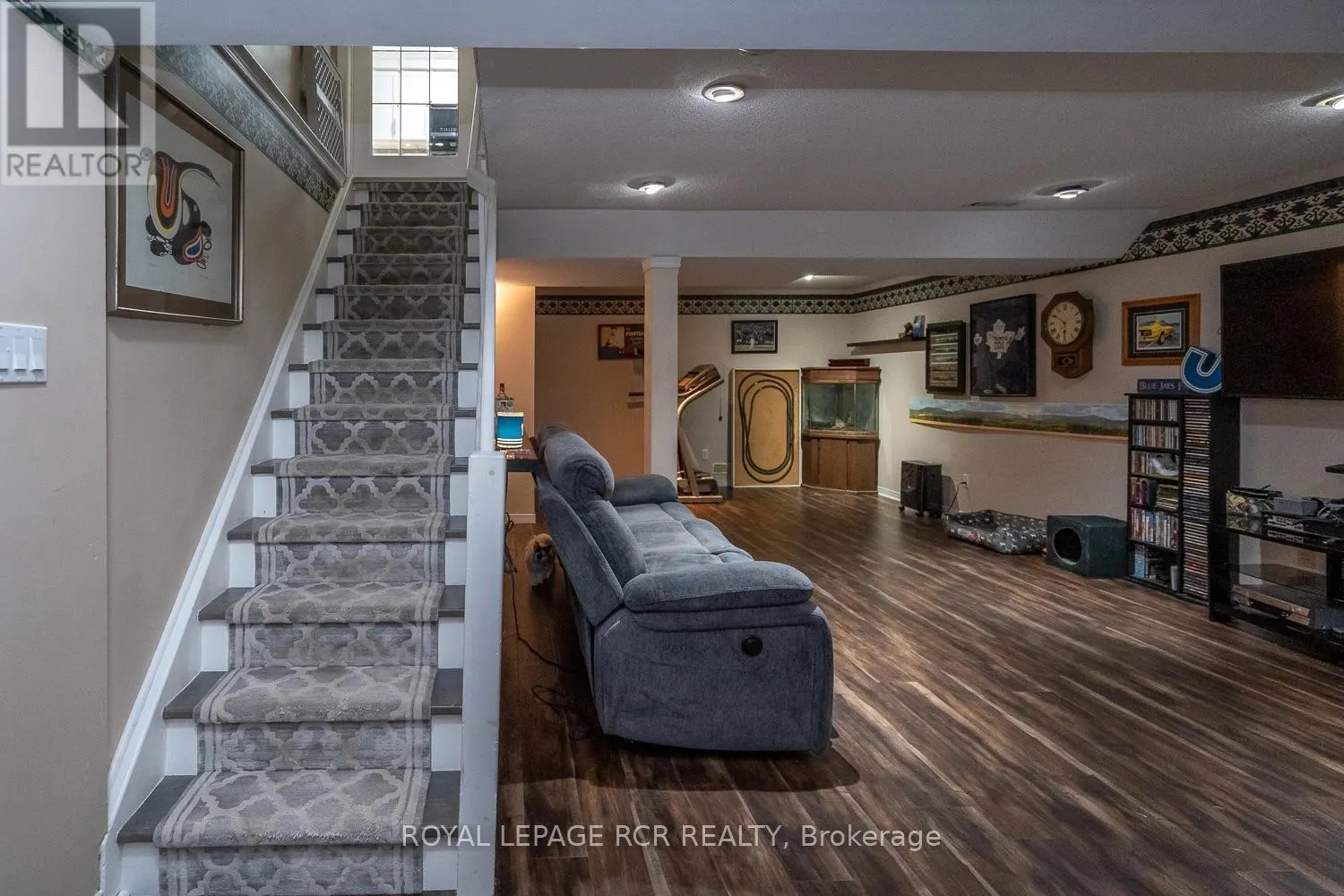252 ELMWOOD CRESCENT
