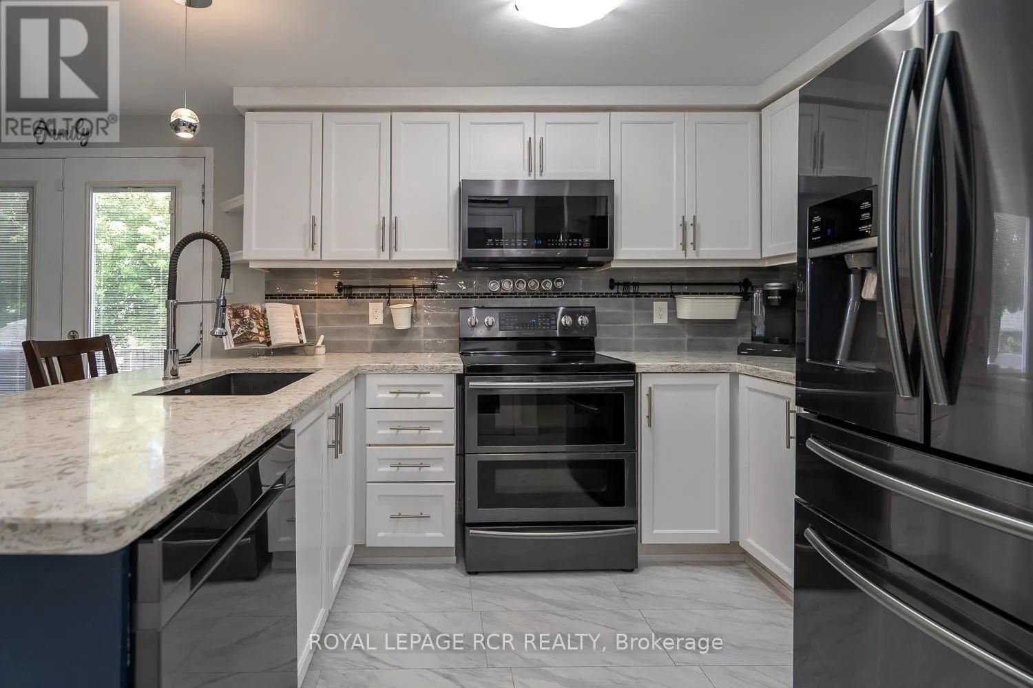 252 ELMWOOD CRESCENT