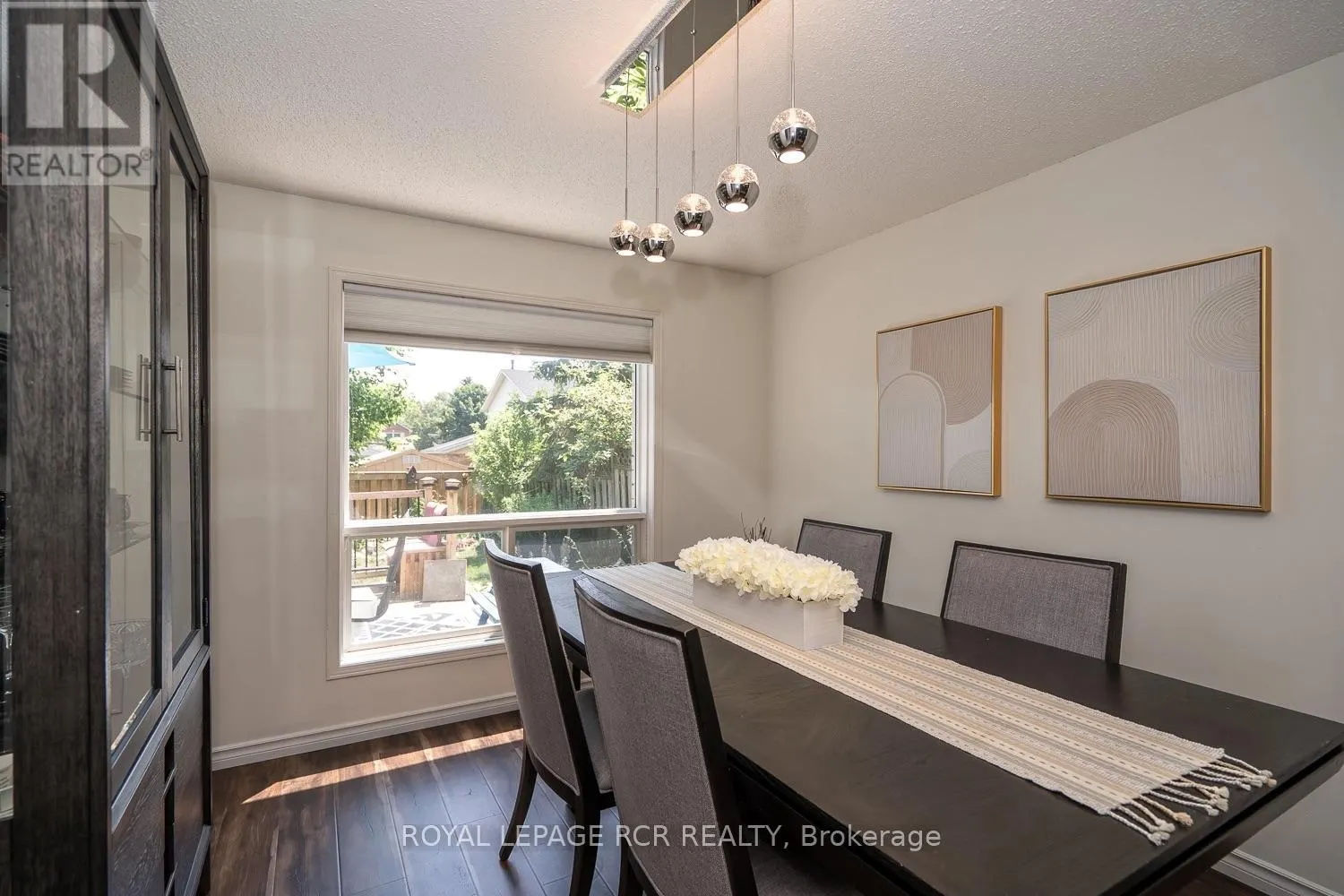 252 ELMWOOD CRESCENT