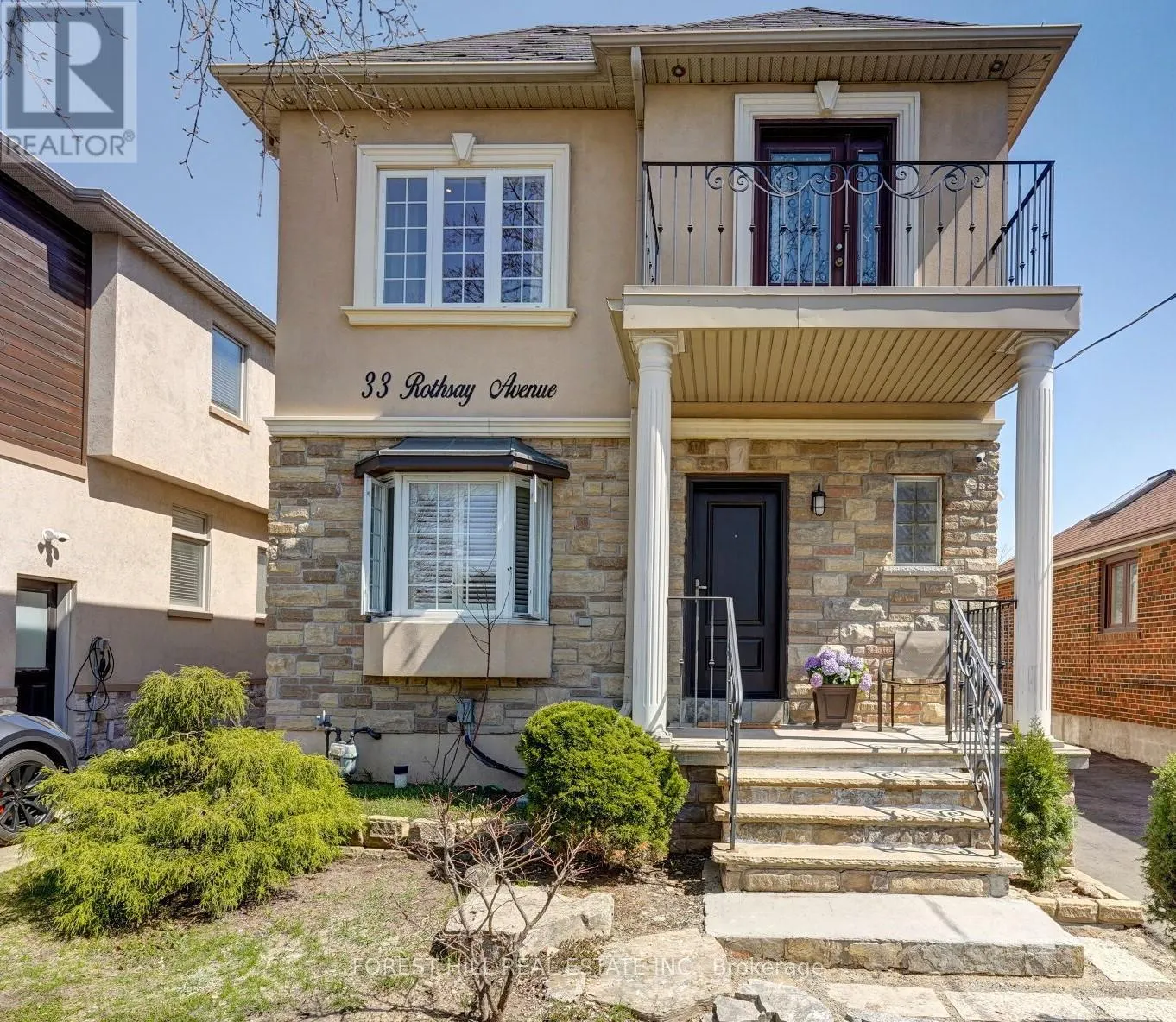 33 ROTHSAY AVENUE E