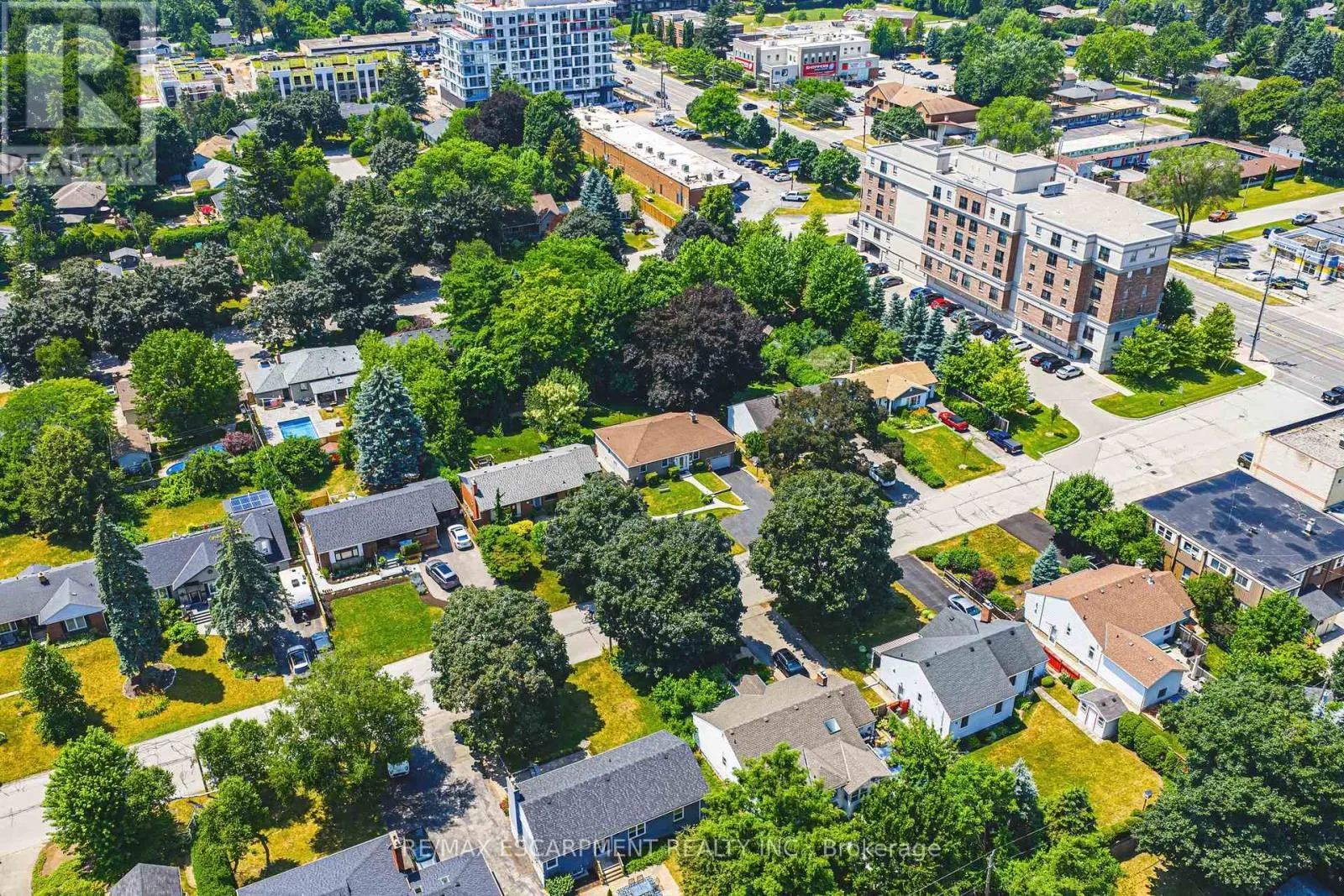 972 KINGSWAY DRIVE