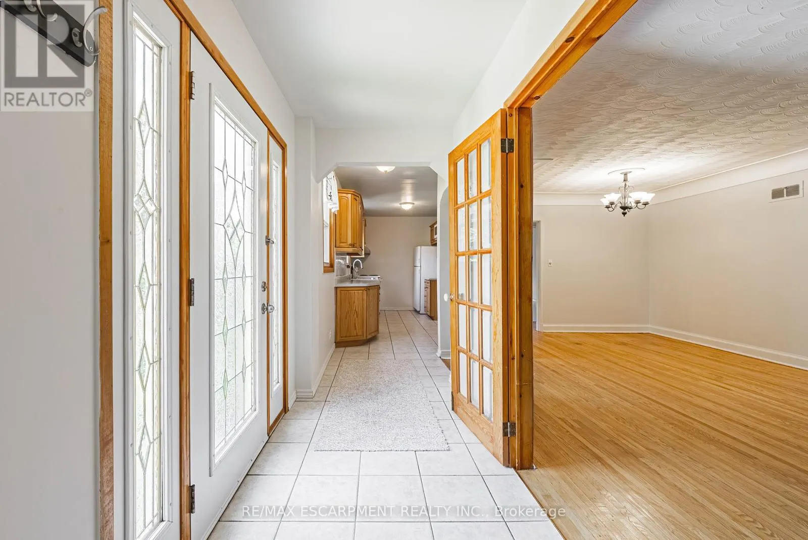 972 KINGSWAY DRIVE