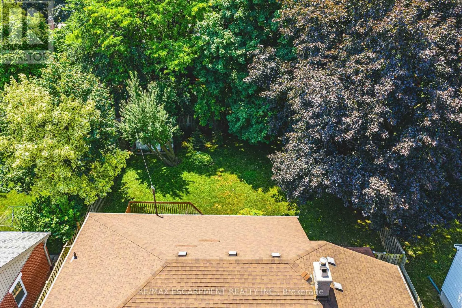 972 KINGSWAY DRIVE
