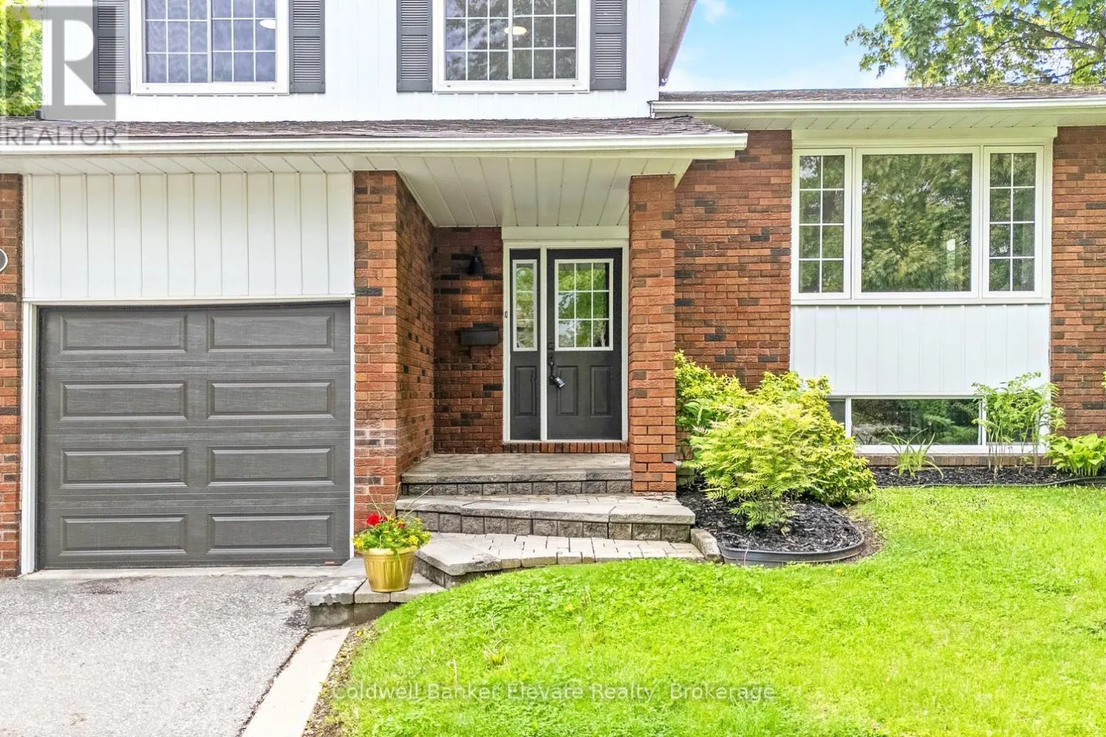 11 HILLSIDE DRIVE