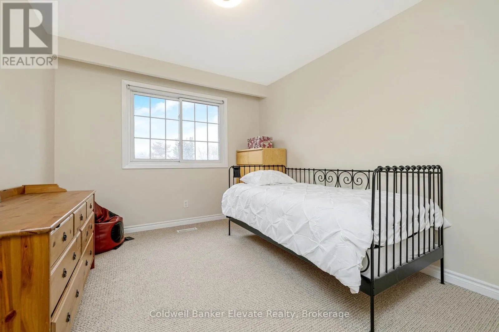11 HILLSIDE DRIVE