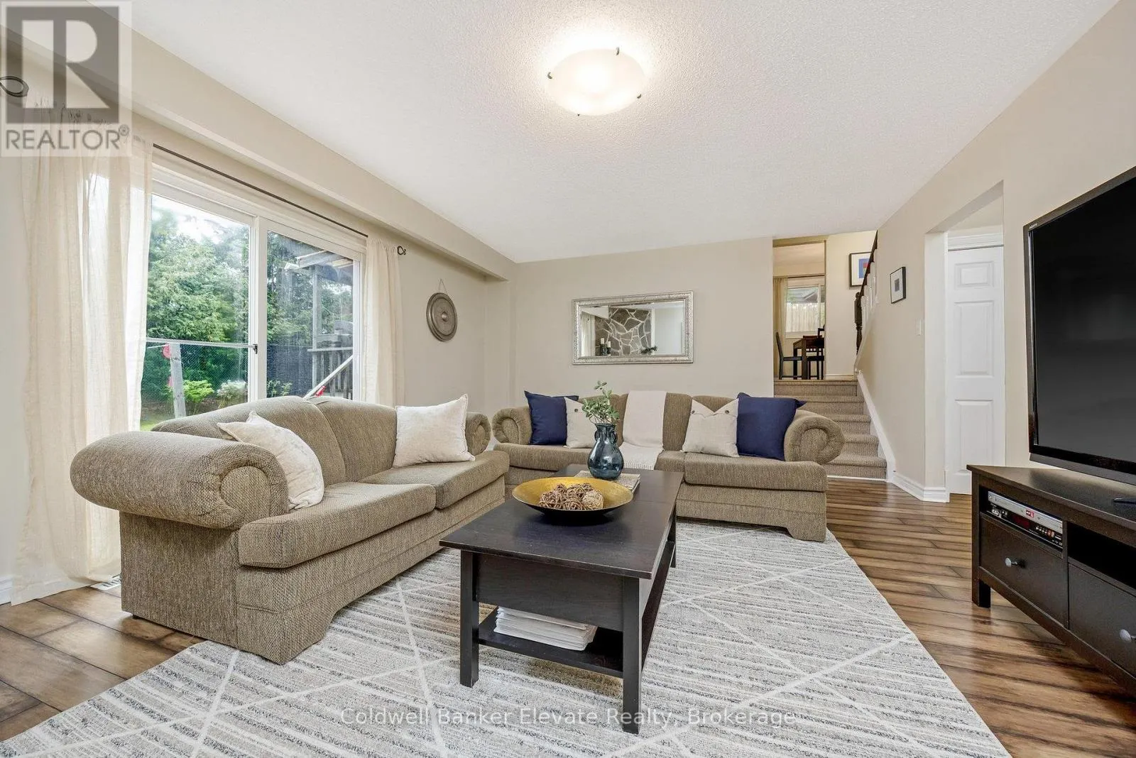 11 HILLSIDE DRIVE