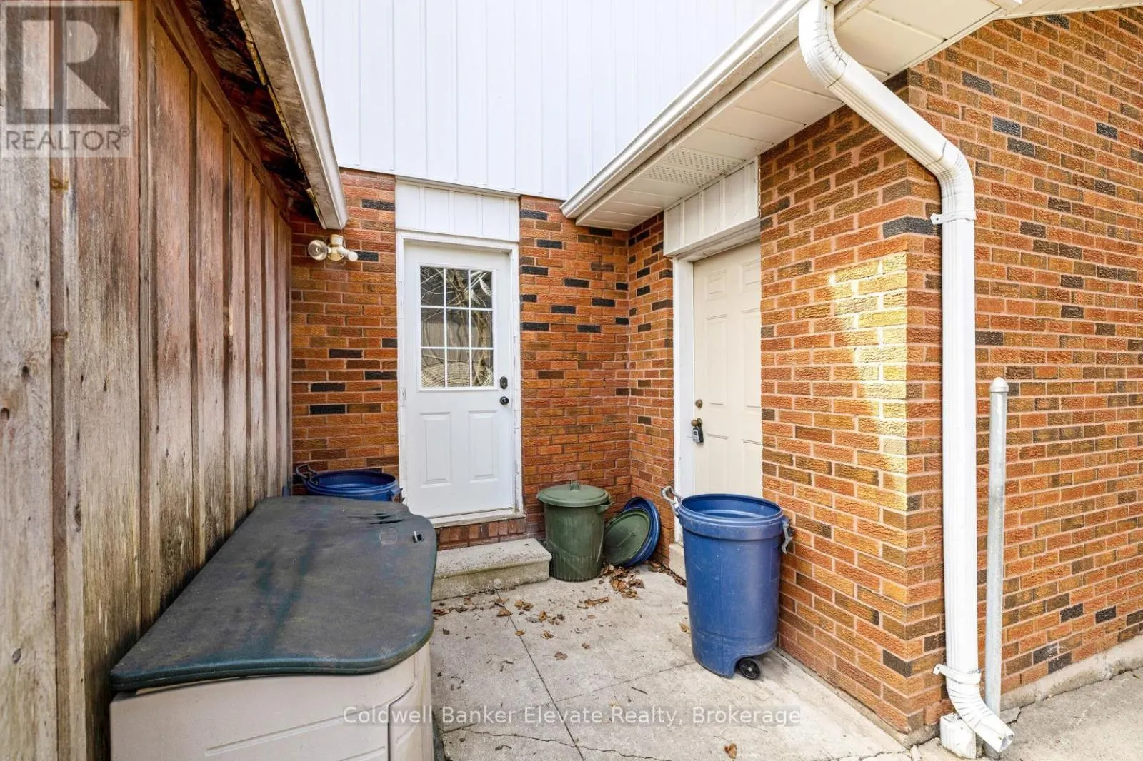 11 HILLSIDE DRIVE