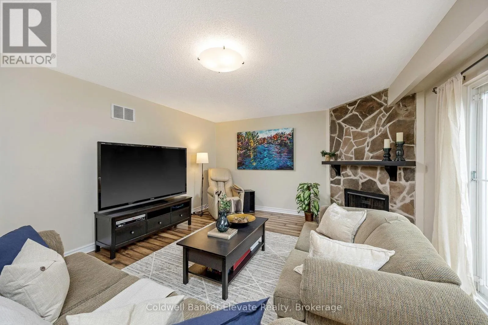 11 HILLSIDE DRIVE