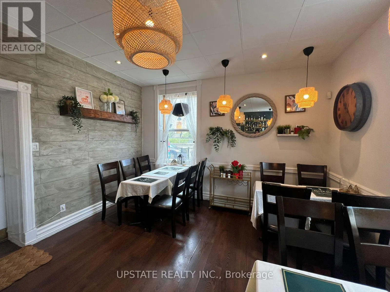 115 MAIN STREET S
