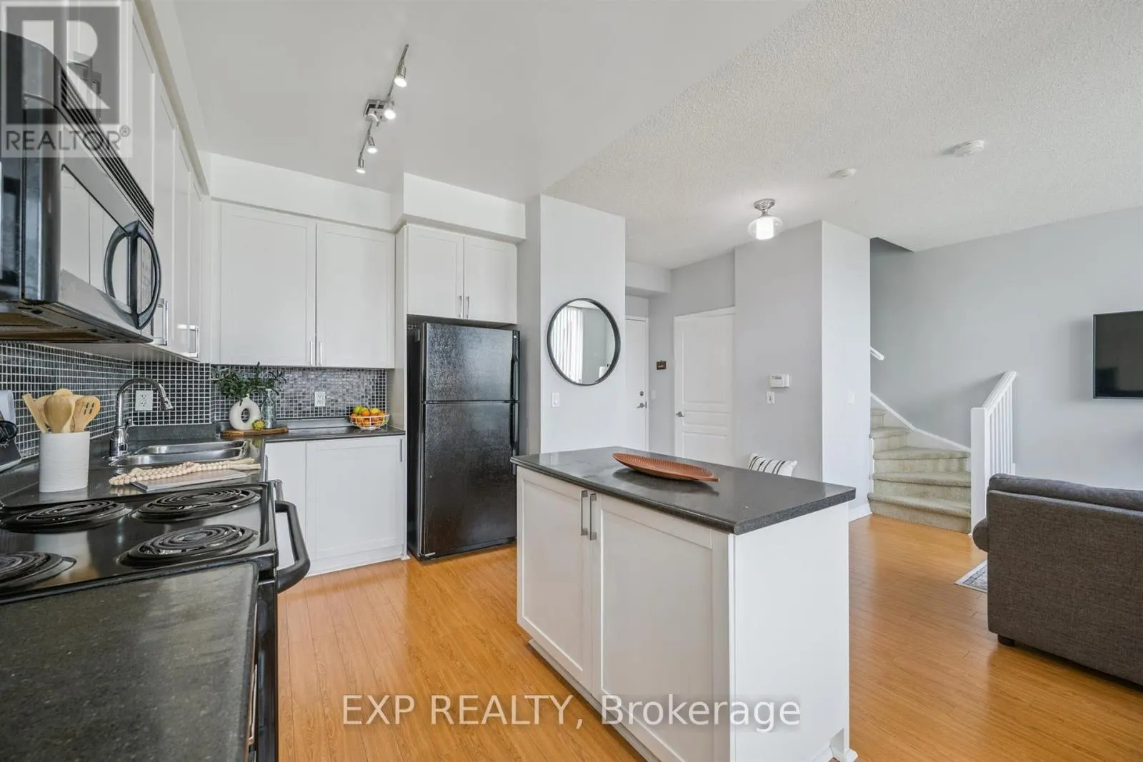 905 - 220 BURNHAMTHORPE ROAD W