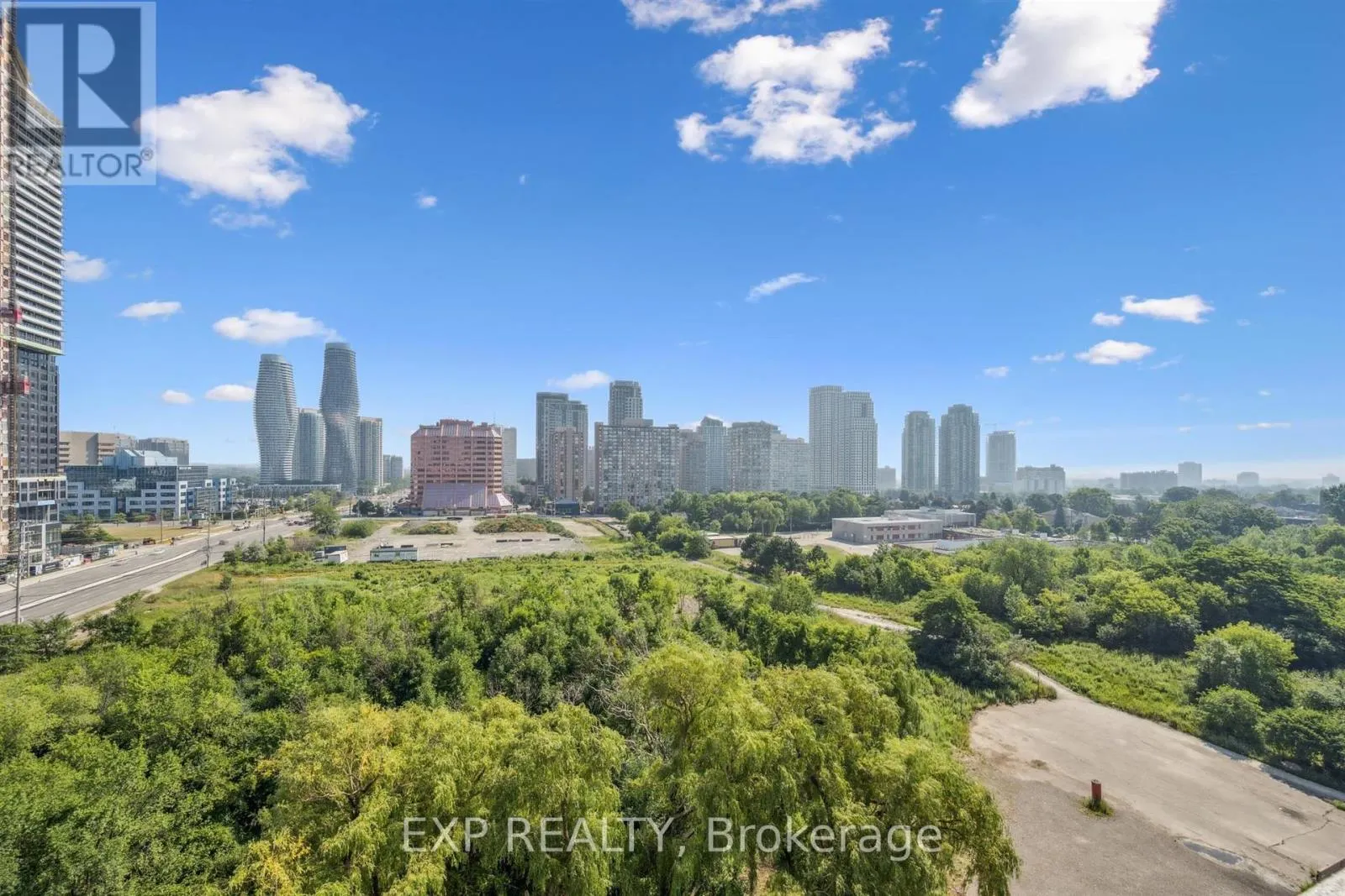 905 - 220 BURNHAMTHORPE ROAD W