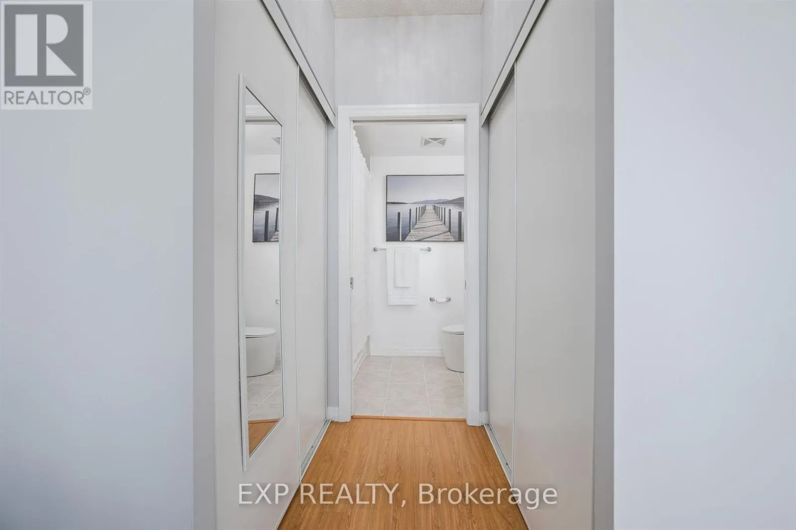 905 - 220 BURNHAMTHORPE ROAD W