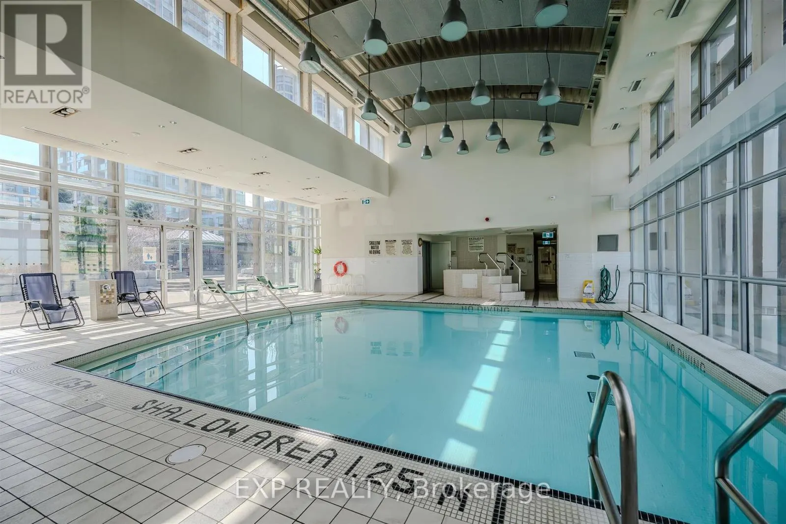 905 - 220 BURNHAMTHORPE ROAD W